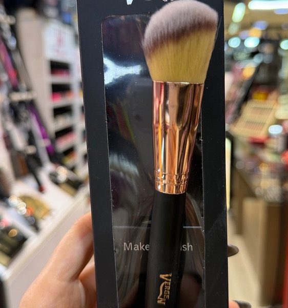 براش رژگونه دسته چوبی ورژن