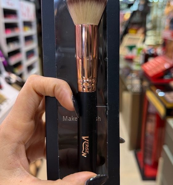 براش رژگونه دسته چوبی ورژن